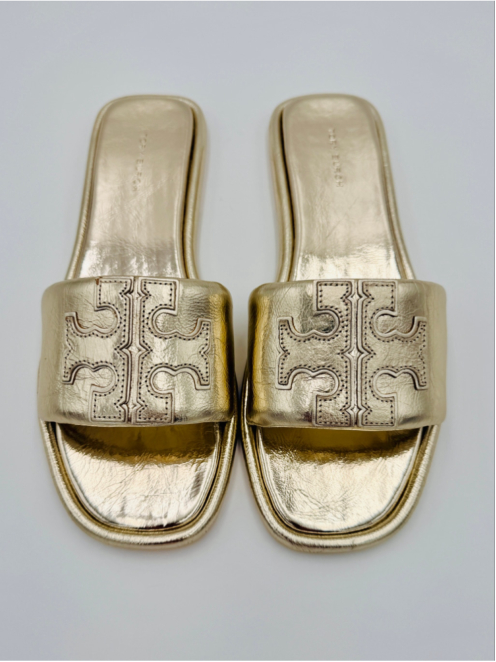 rch Double T Sport Slides Spark Gold Leather Sandals NWOB 8.5 140838 - Picture 4 of 9